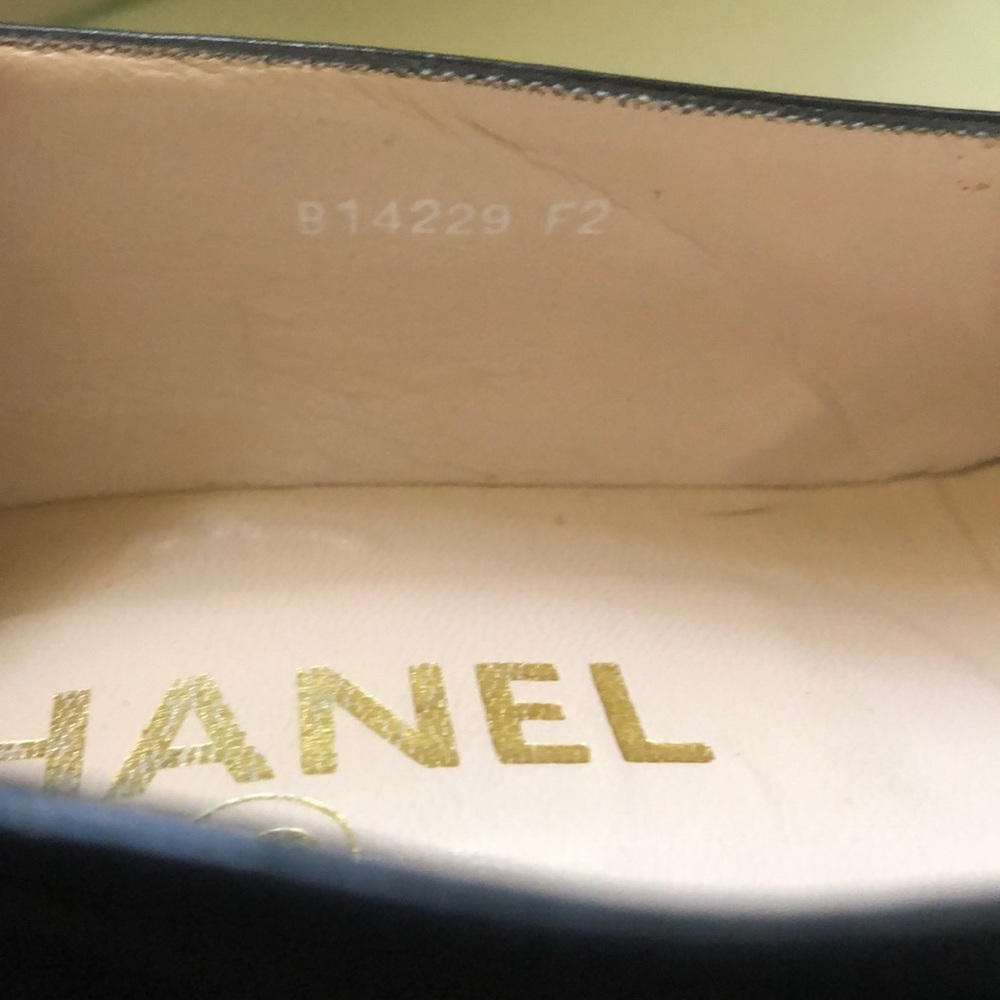 Vintage Chanel Heels - Picture 9 of 10